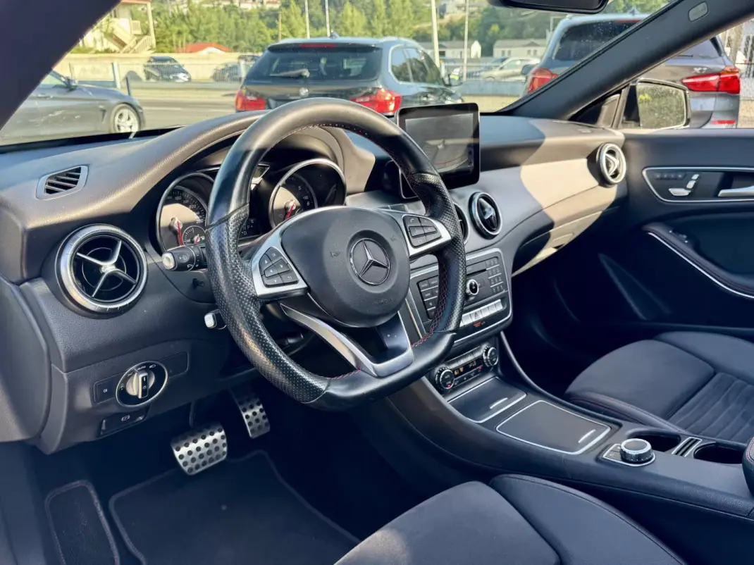 Mercedes-Benz CLA 220 2017 - 21999 EUR, 160000 km - AUTO.MOTO.pt - 160000km - foto 6 de 24