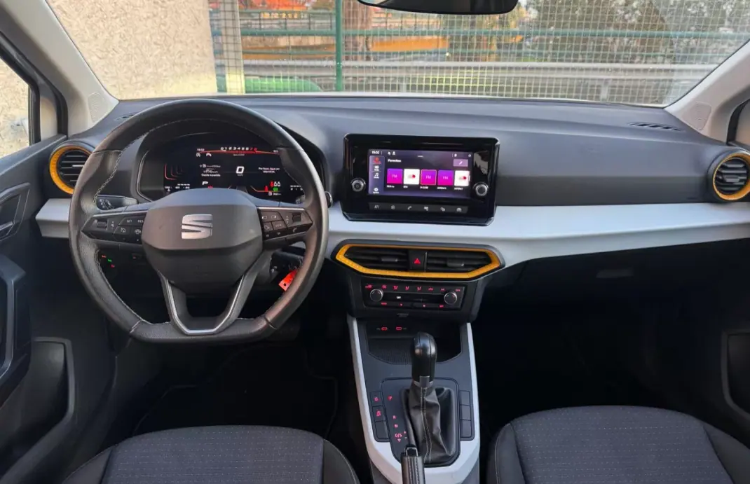 SEAT Arona 2024 - 19990 EUR, 52300 km - AUTO.MOTO.pt - 52300km - foto 6 de 16