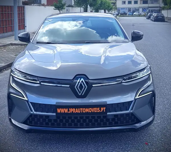 Renault Mégane E-Tech 2022 - 20490 EUR, 95500 km - AUTO.MOTO.pt - 95500km - foto 2 de 19