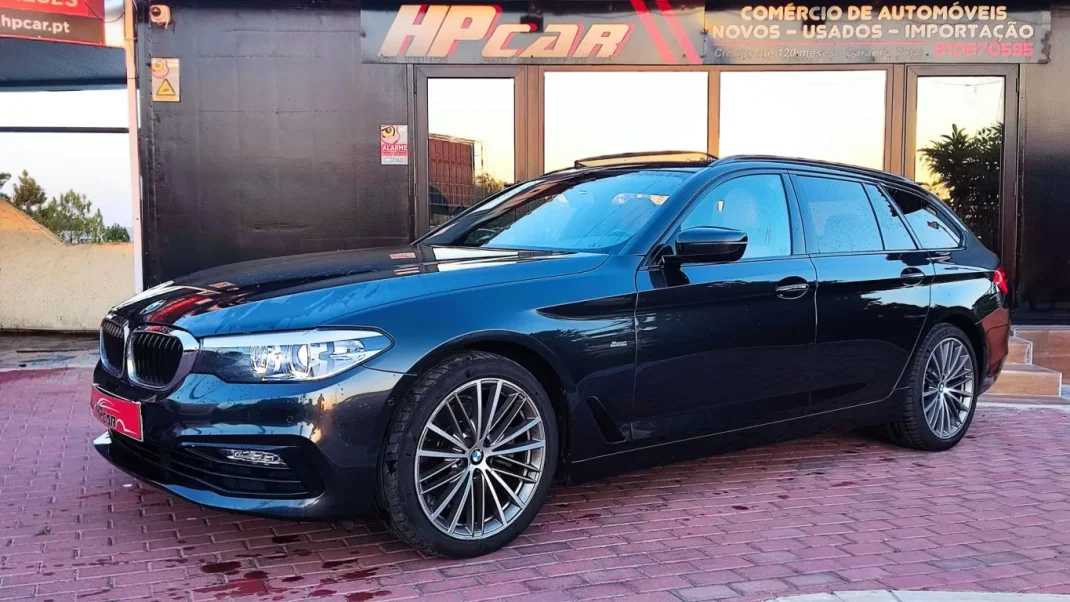 BMW 520 2018 - 29990 EUR, 130000 km - AUTO.MOTO.pt - 130000km - foto 26 de 43