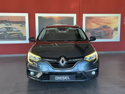Renault Mégane 2017 - 11990 EUR, 180552 km - AUTO.MOTO.pt - 180552km - foto 5 de 18