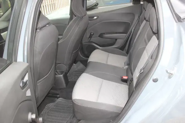 Renault Clio 2022 - 14750 EUR, 96500 km - AUTO.MOTO.pt - 96500km - foto 11 de 22