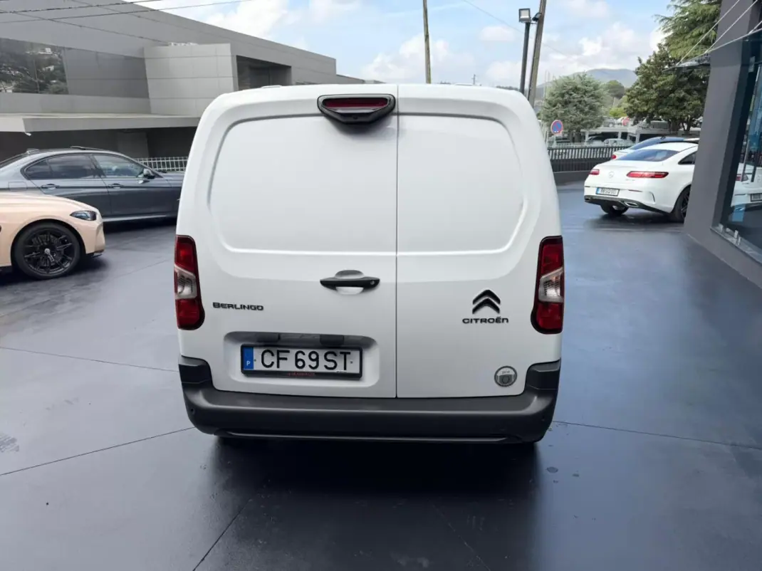 Citroën BERLINGO VAN XL 1.5 BLUE HDI 3 LUGARES 2019 - 13900 EUR, 126000 km - AUTO.MOTO.pt - 126000km - foto 4 de 9