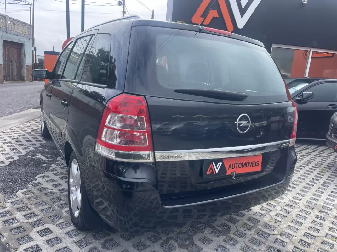 Opel Zafira 2009 - 3950 EUR, 309758 km - AUTO.MOTO.pt - 309758km - foto 5 de 13