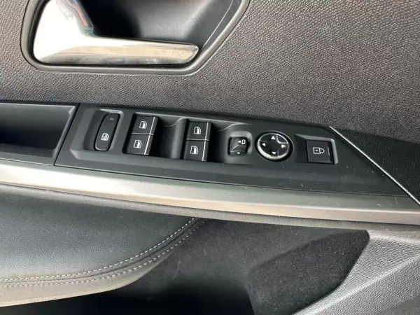 Peugeot 3008 2025 - 31900 EUR, 28244 km - AUTO.MOTO.pt - 28244km - foto 17 de 19