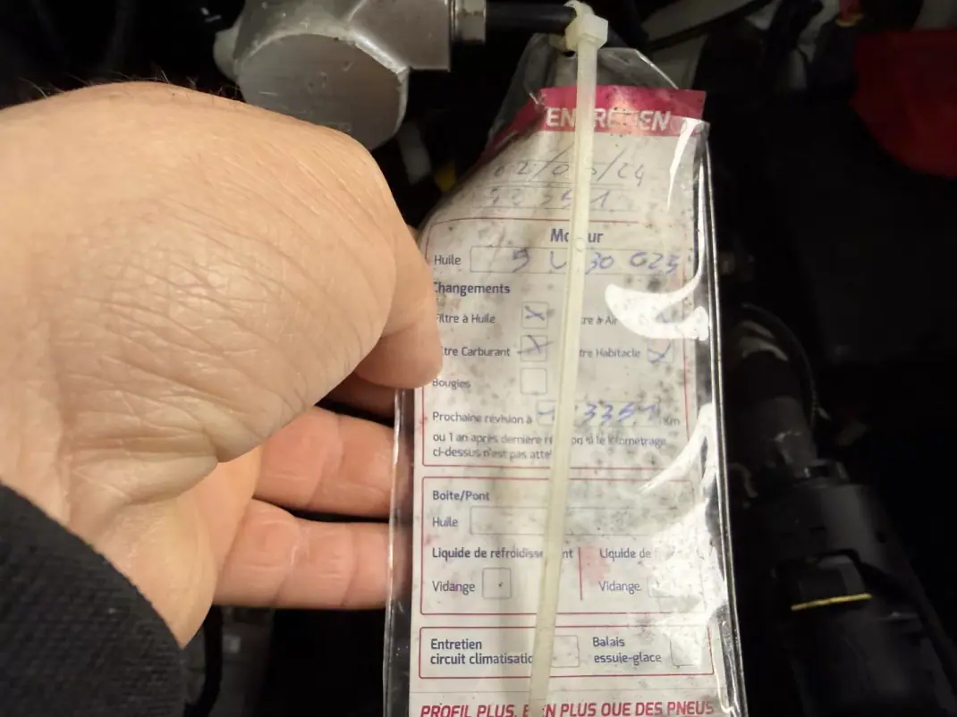 Iveco DAILY 35-140 CONTENTOR E PLATAFORMA 2020 - 28490 EUR, 91000 km - AUTO.MOTO.pt - 91000km - foto 34 de 34