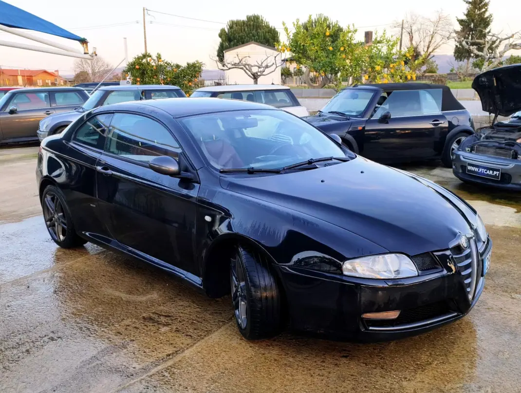 Alfa Romeo GT 2009 - 8990 EUR, 290000 km - AUTO.MOTO.pt - 290000km - foto 3 de 22