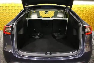 Tesla Model Y 2021 - 32240 EUR, 132000 km - AUTO.MOTO.pt - 132000km - foto 27 de 38