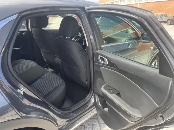 Kia XCeed 2025 - 19900 EUR, 24000 km - AUTO.MOTO.pt - 24000km - foto 10 de 16