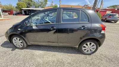Toyota Yaris 2010 - 8700 EUR, 69707 km - AUTO.MOTO.pt - 69707km - foto 12 de 35