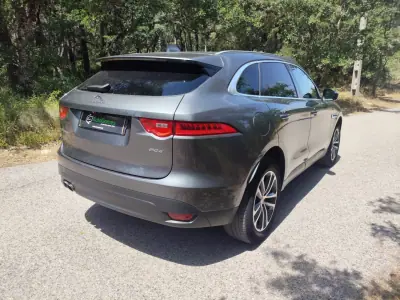 Jaguar F-Pace 2018 - 20900 EUR, 226300 km - AUTO.MOTO.pt - 226300km - foto 16 de 24