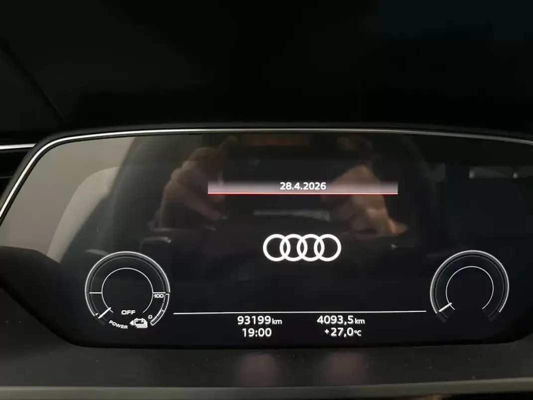 Audi Q8 e-Tron Sportback 2023 - 49500 EUR, 93000 km - AUTO.MOTO.pt - 93000km - foto 20 de 31