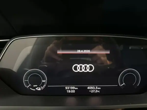 Audi Q8 e-Tron Sportback 2023 - 49500 EUR, 93000 km - AUTO.MOTO.pt - 93000km - foto 20 de 31