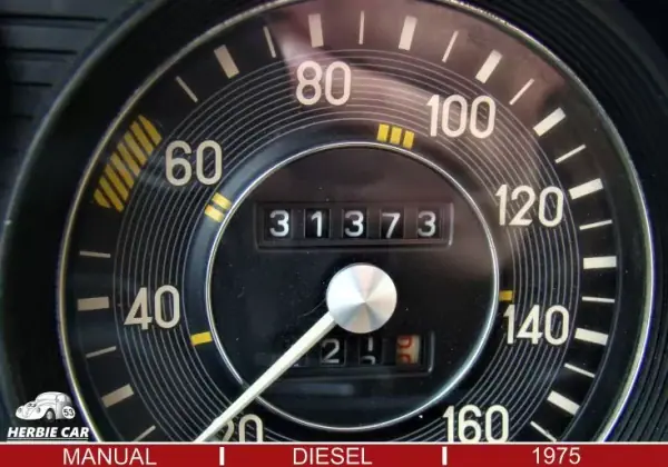Mercedes-Benz 220 1975 - 12500 EUR, 31373 km - AUTO.MOTO.pt - 31373km - foto 15 de 20