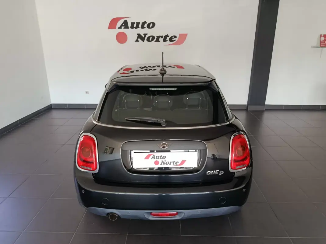 MINI Cooper 2019 - 16200 EUR, 80000 km - 80000km - foto 6 de 52
