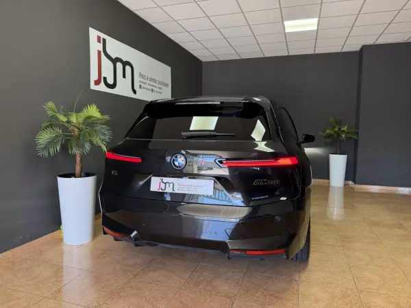 BMW iX 2023 - 65000 EUR, 97894 km - AUTO.MOTO.pt - 97894km - foto 4 de 21