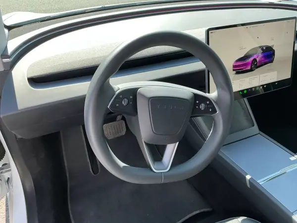Tesla Model 3 2024 - 35900 EUR, 56621 km - 56621km - foto 4 de 15