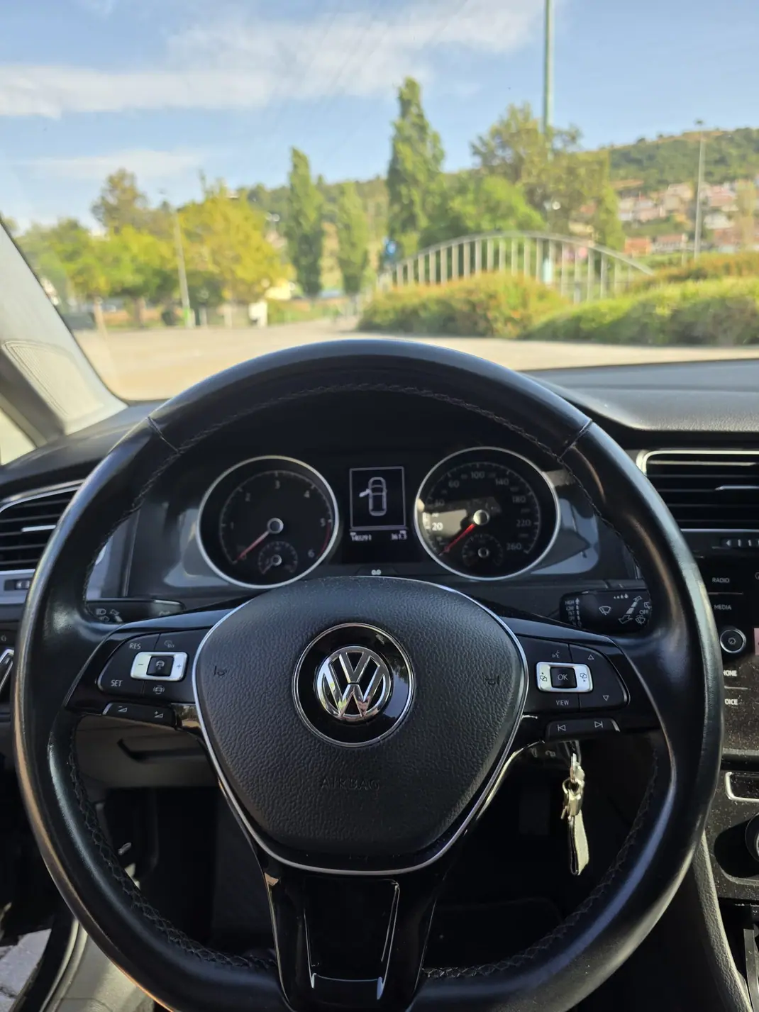 Volkswagen Golf 2019 - 15500 EUR, 140291 km - 140291km - foto 4 de 15