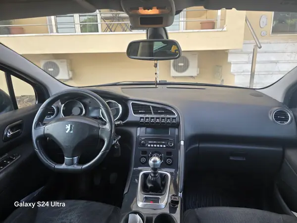 Peugeot 3008 2010 - 6000 EUR, 306000 km - AUTO.MOTO.pt - 306000km - foto 3 de 9