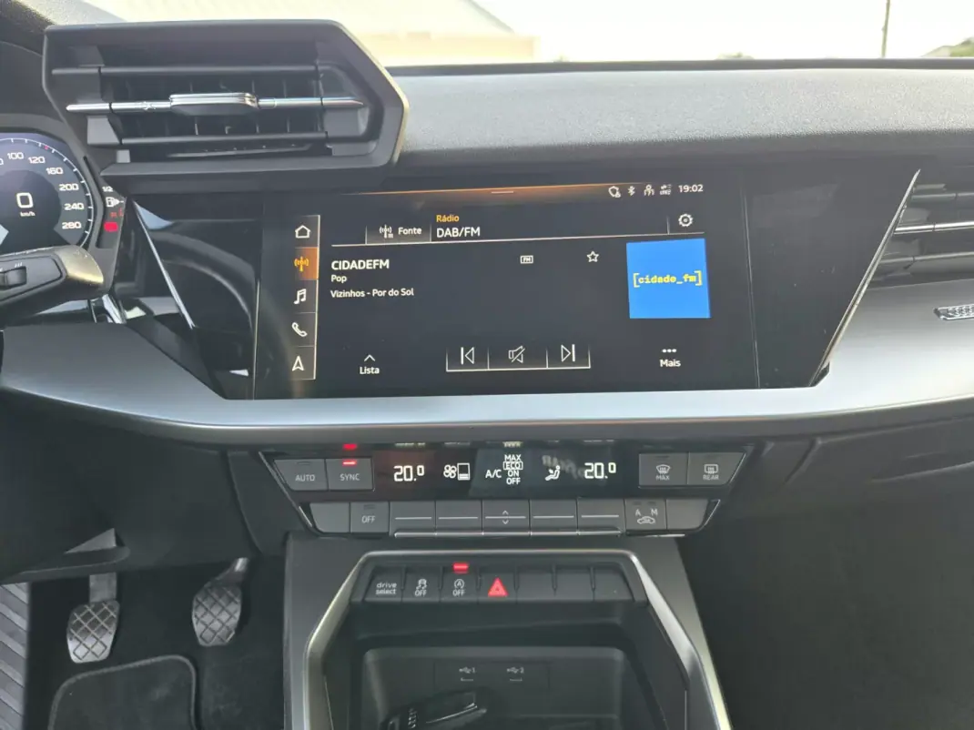 Audi A3 Sportback 2021 - 25950 EUR, 19765 km - AUTO.MOTO.pt - 19765km - foto 8 de 10