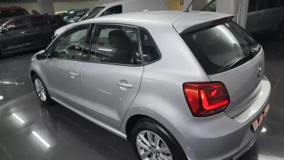 Volkswagen Polo 2014 - 10990 EUR, 136000 km - AUTO.MOTO.pt - 136000km - foto 27 de 31