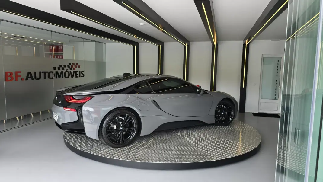 BMW i8 2015 - 62500 EUR, 132830 km - 132830km - foto 4 de 50