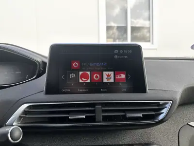 Peugeot 3008 2019 - 15990 EUR, 97900 km - AUTO.MOTO.pt - 97900km - foto 15 de 31