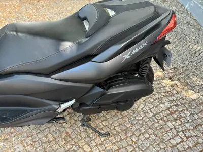 Yamaha XMAX 2022 - 3950 EUR, 28105 km - AUTO.MOTO.pt - 28105km - foto 2 de 13