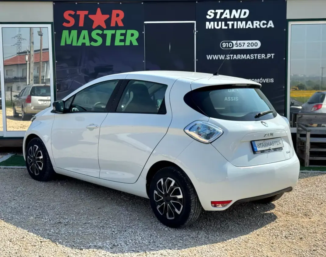 Renault Zoe 2017 - 10550 EUR, 98529 km - AUTO.MOTO.pt - 98529km - foto 6 de 18