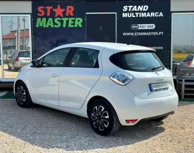 Renault Zoe 2017 - 10550 EUR, 98529 km - AUTO.MOTO.pt - 98529km - foto 6 de 18