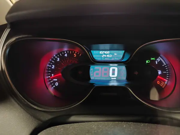 Renault Captur 2018 - 13500 EUR, 103000 km - 103000km - foto 3 de 5