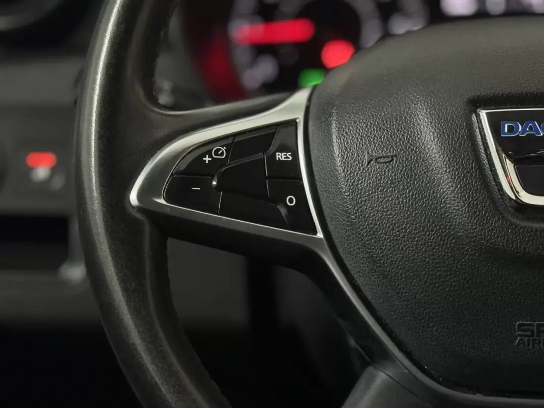 Dacia Duster 2020 - 15750 EUR, 128000 km - AUTO.MOTO.pt - 128000km - foto 34 de 60