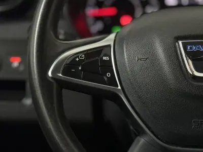 Dacia Duster 2020 - 15750 EUR, 128000 km - AUTO.MOTO.pt - 128000km - foto 34 de 60