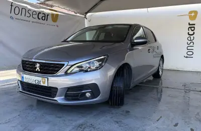 Peugeot 308 2017 - 10990 EUR, 143560 km - AUTO.MOTO.pt - 143560km - foto 3 de 14
