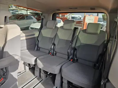 Volkswagen Multivan 2023 - 39950 EUR, 140321 km - AUTO.MOTO.pt - 140321km - foto 10 de 11