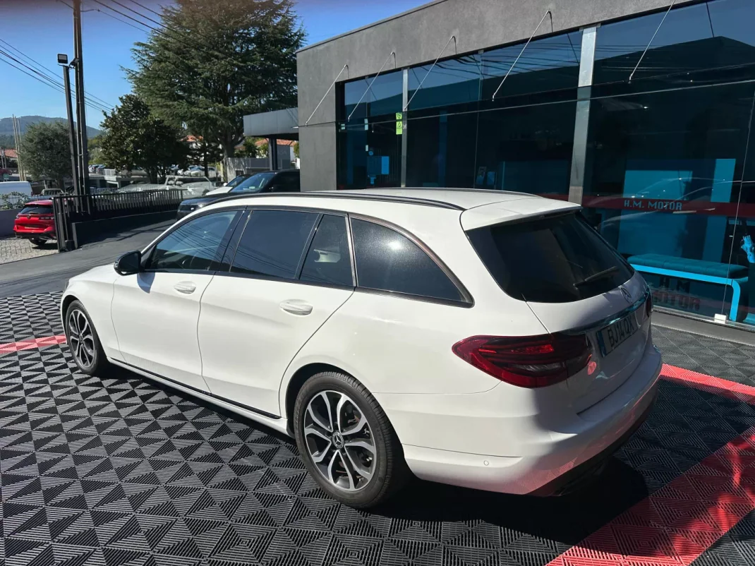 Mercedes-Benz C 220 2020 - 25900 EUR, 180000 km - 180000km - foto 5 de 15