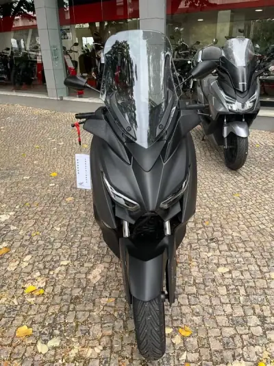 Yamaha Bolt 2022 - 3950 EUR, 28105 km - AUTO.MOTO.pt - 28105km - foto 7 de 12