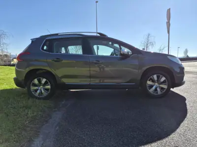Peugeot 2008 2017 - 9750 EUR, 63500 km - AUTO.MOTO.pt - 63500km - foto 7 de 15