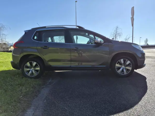 Peugeot 2008 2017 - 9750 EUR, 63500 km - AUTO.MOTO.pt - 63500km - foto 7 de 15