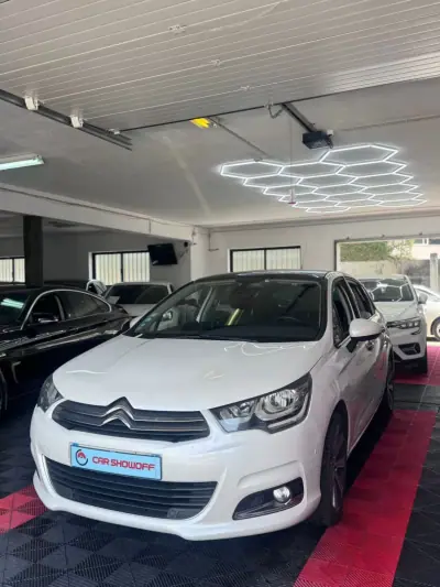 Citroën C4 2017 - 9900 EUR, 156000 km - AUTO.MOTO.pt - 156000km - foto 3 de 13