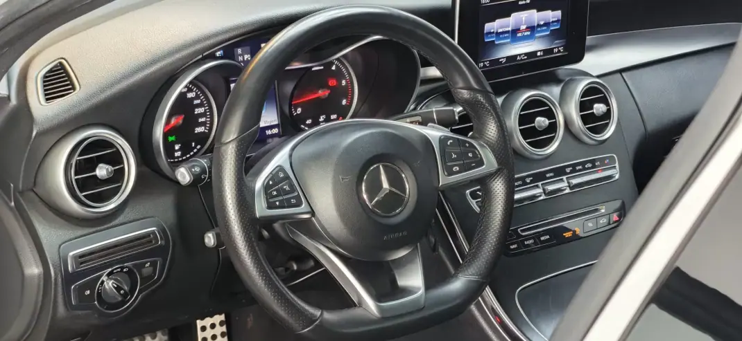 Mercedes-Benz C 220 2016 - 22990 EUR, 170000 km - AUTO.MOTO.pt - 170000km - foto 20 de 36