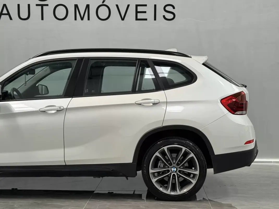 BMW X1 2015 - 16490 EUR, 255000 km - AUTO.MOTO.pt - 255000km - foto 4 de 31
