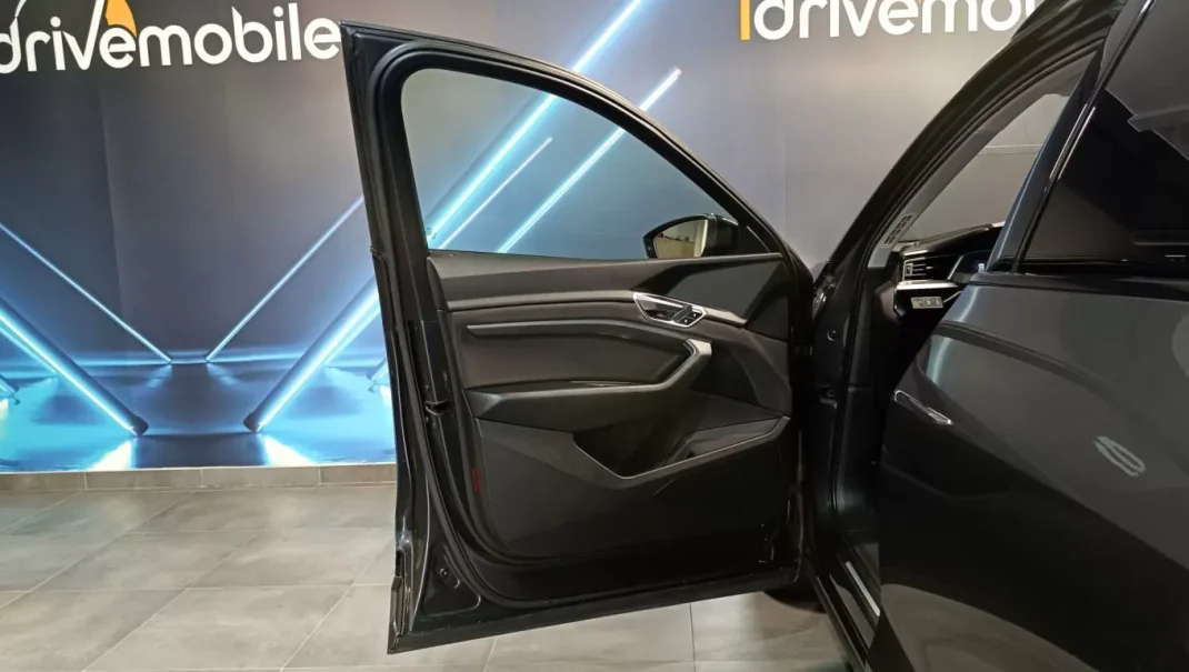 Audi e-tron 2019 - 42900 EUR, 78950 km - AUTO.MOTO.pt - 78950km - foto 24 de 58