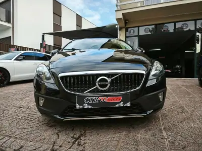 Volvo V40 Cross Country 2017 - 18500 EUR, 100000 km - AUTO.MOTO.pt - 100000km - foto 2 de 34