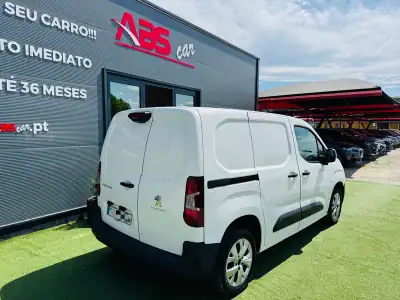 Peugeot FlexCab BlueHDi 100 L2 EHZ S&S Pro 2021 - 16000 EUR, 140000 km - AUTO.MOTO.pt - 140000km - foto 20 de 22
