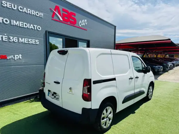 Peugeot FlexCab BlueHDi 100 L2 EHZ S&S Pro 2021 - 16000 EUR, 140000 km - 140000km - foto 20 de 22