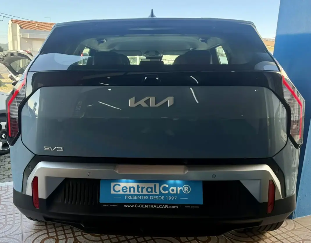 Kia EV3 2025 - 31950 EUR, 6000 km - 6000km - foto 9 de 26