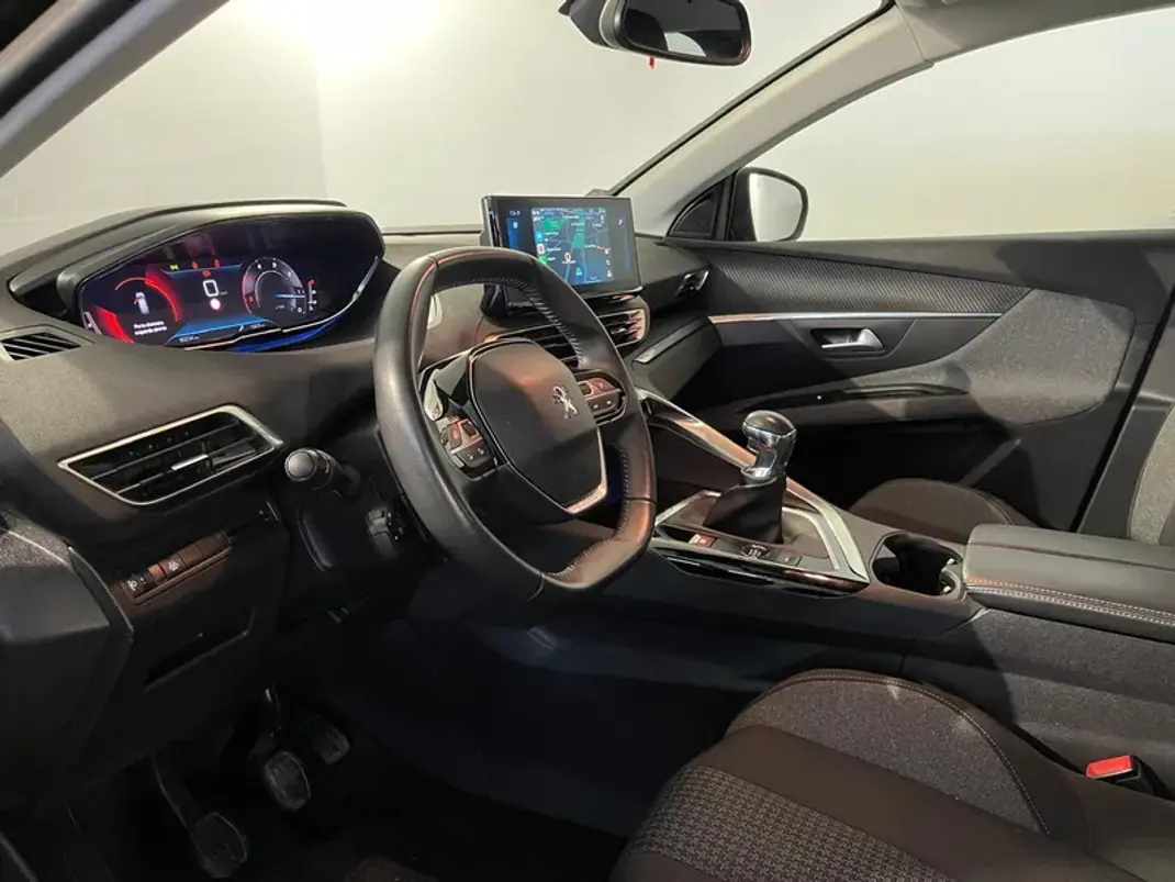 Peugeot 3008 2021 - 19900 EUR, 89000 km - AUTO.MOTO.pt - 89000km - foto 11 de 32