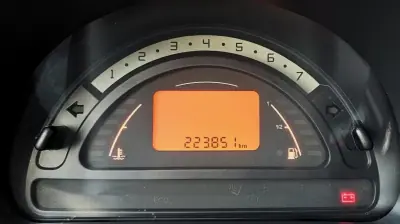 Citroën C2 2005 - 3999 EUR, 200000 km - AUTO.MOTO.pt - 200000km - foto 12 de 20