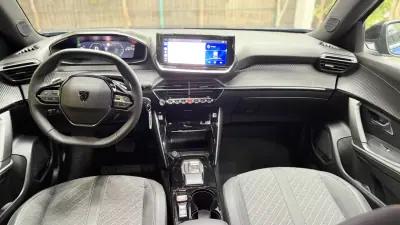 Peugeot 2008 2025 - 24000 EUR, 12000 km - AUTO.MOTO.pt - 12000km - foto 12 de 23